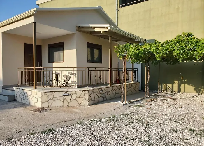 Backyard Apartment
